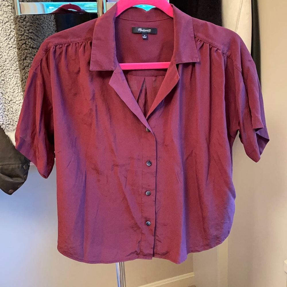 Madewell Short-Sleeve Silk Button-Up Blouse in Burgundy